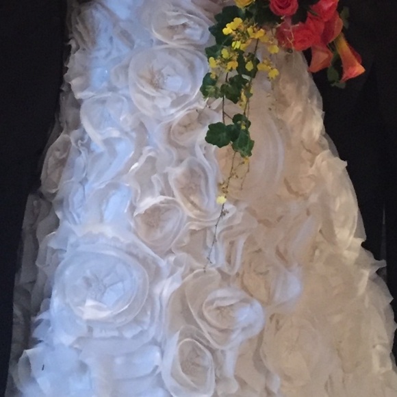 GALINA Signature Ivory Wedding Gown 16W crystals shoulder straps good condition - Picture 3 of 16